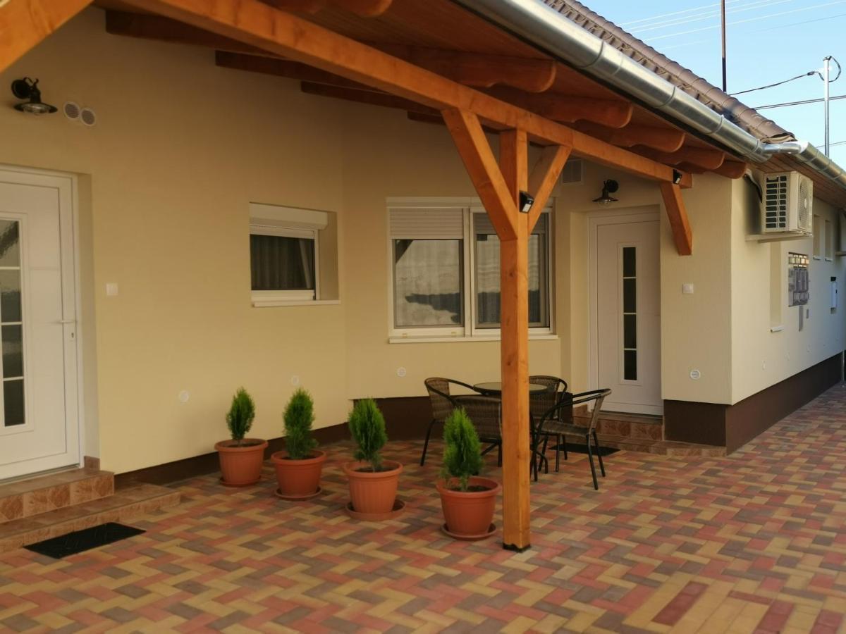 Lili Apartman Harkany Exterior photo